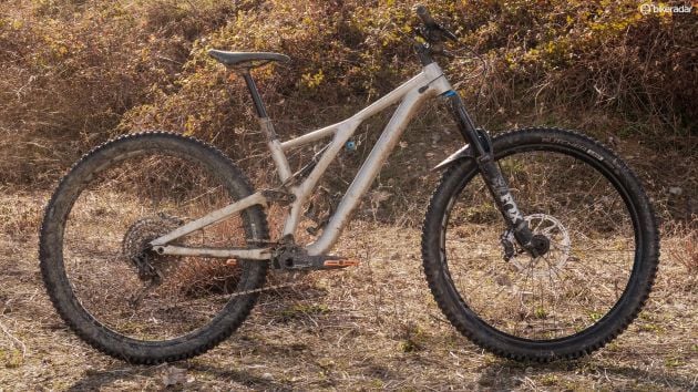 006_specialized_stumpjumper_evo_vs_stumpjumper-1523893429741-2t3sf117q5gh-630-80.jpg