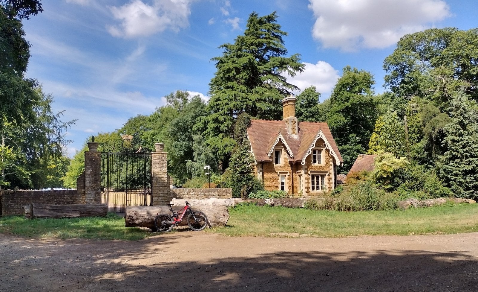 Belvoir Gatehouse.jpg