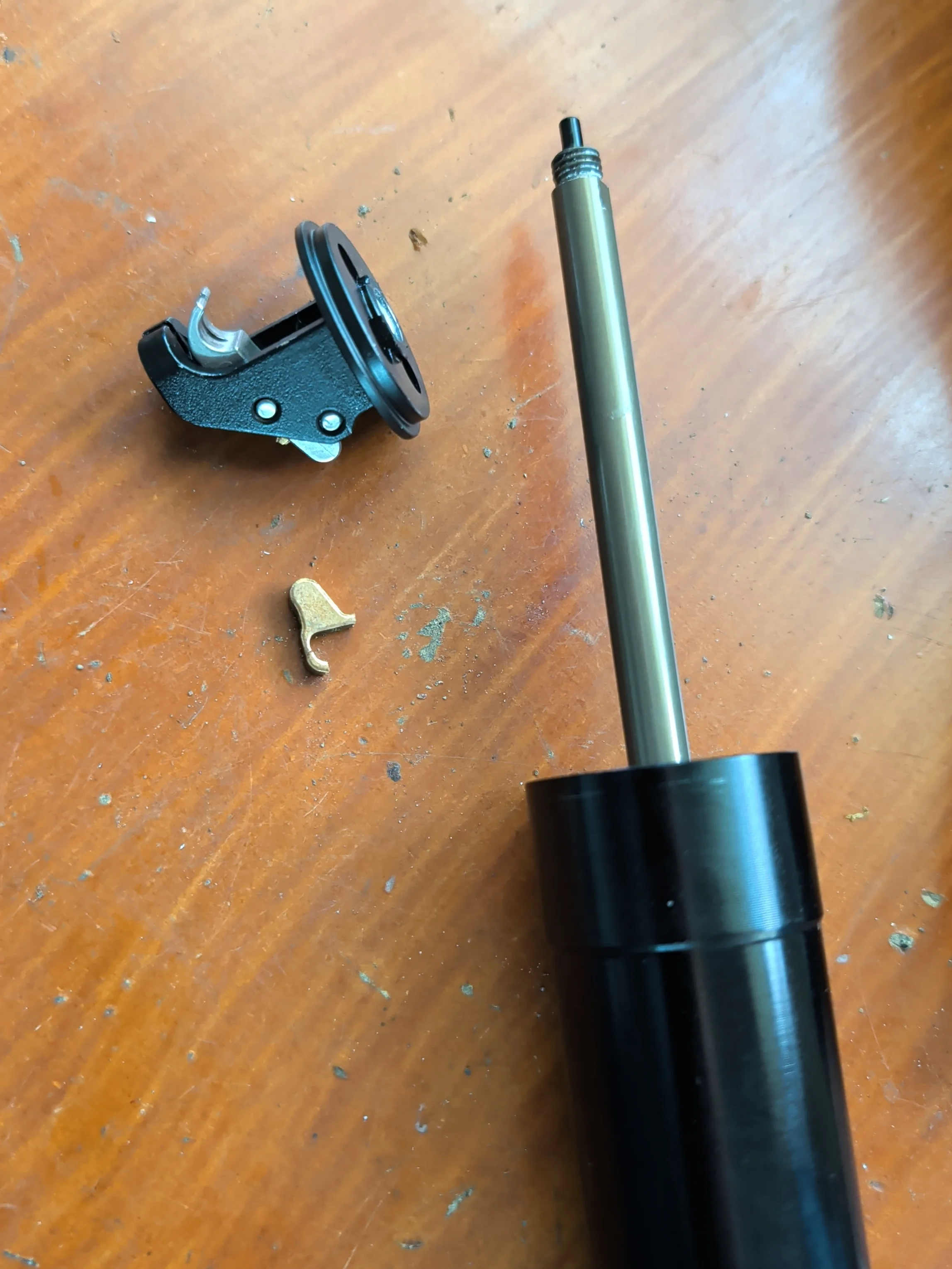bike yoke broken piece.webp