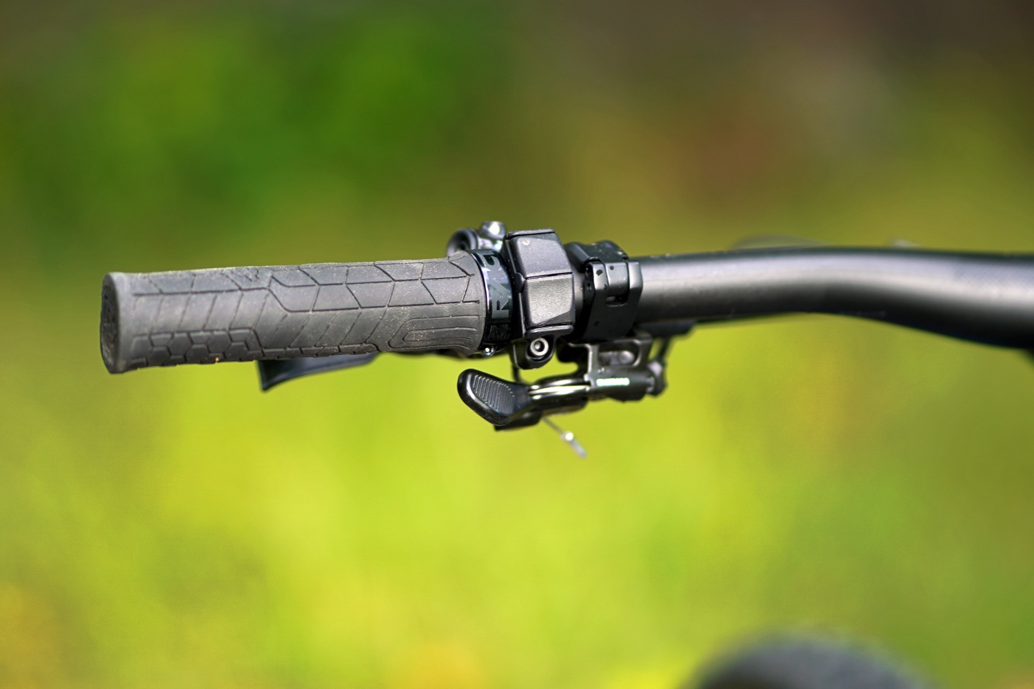 It's easy operating the walk assist with the Shimano handlebar remote.