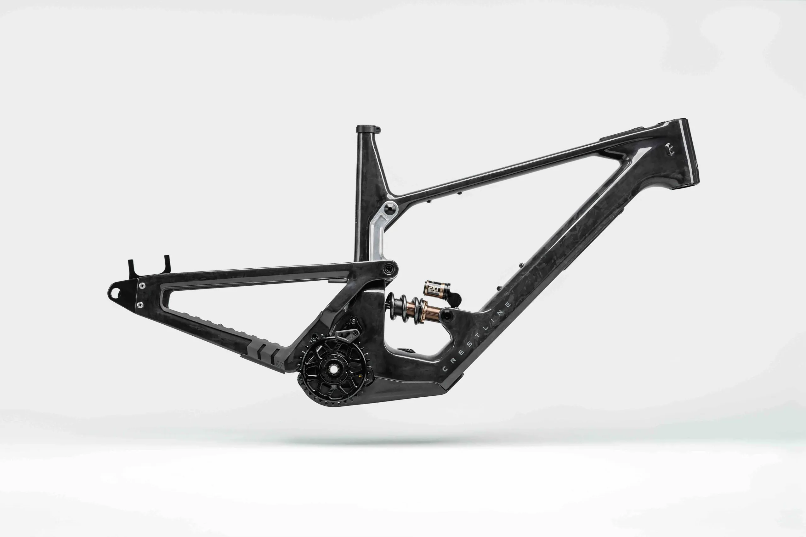 crestline-rs181-forged-carbon-avinox-190225-00405-A-scaled.webp