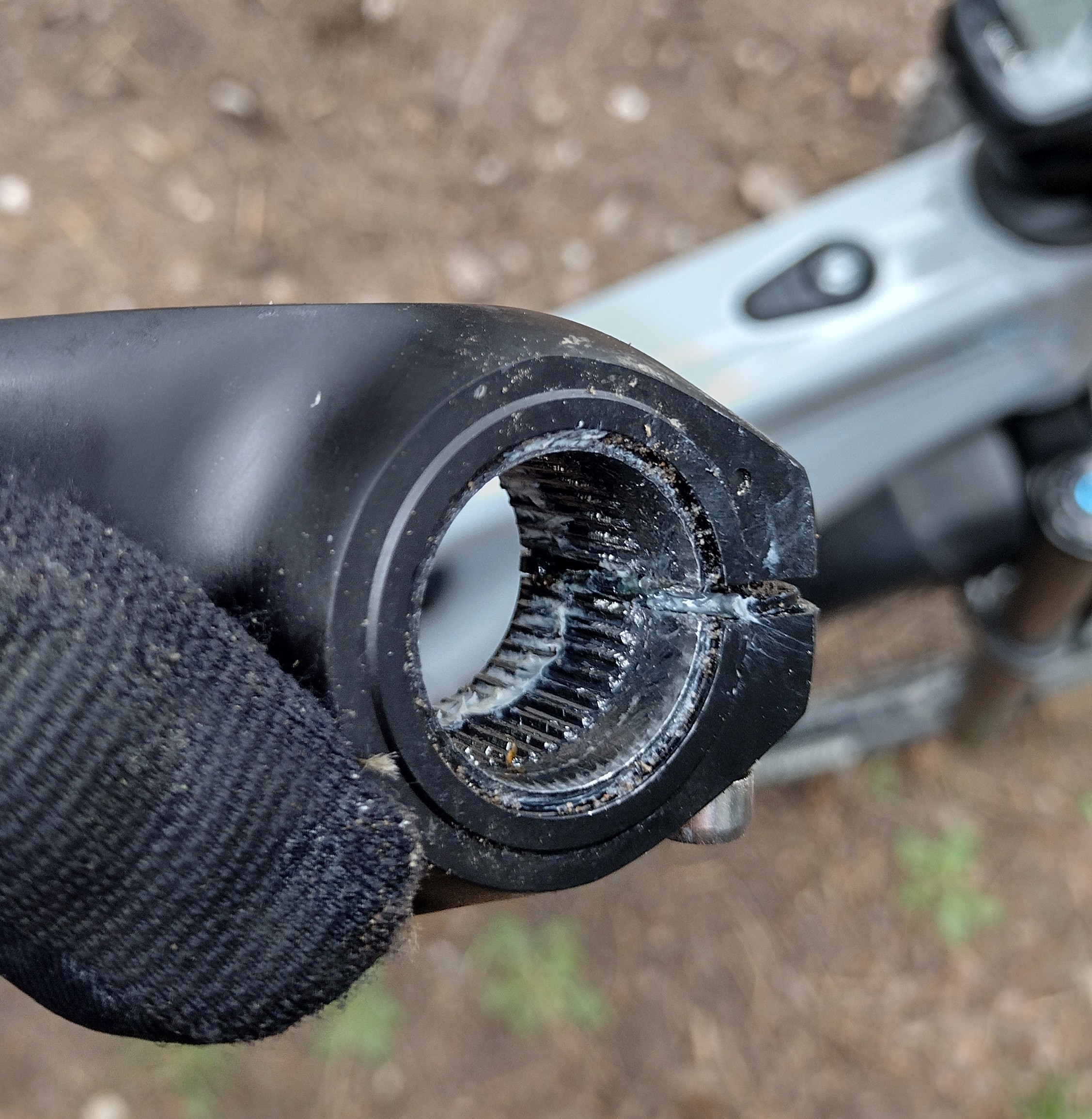 Davee's broken crank.jpg