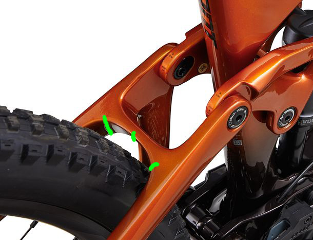 Elite 2 Chainstay_Cracks.jpg