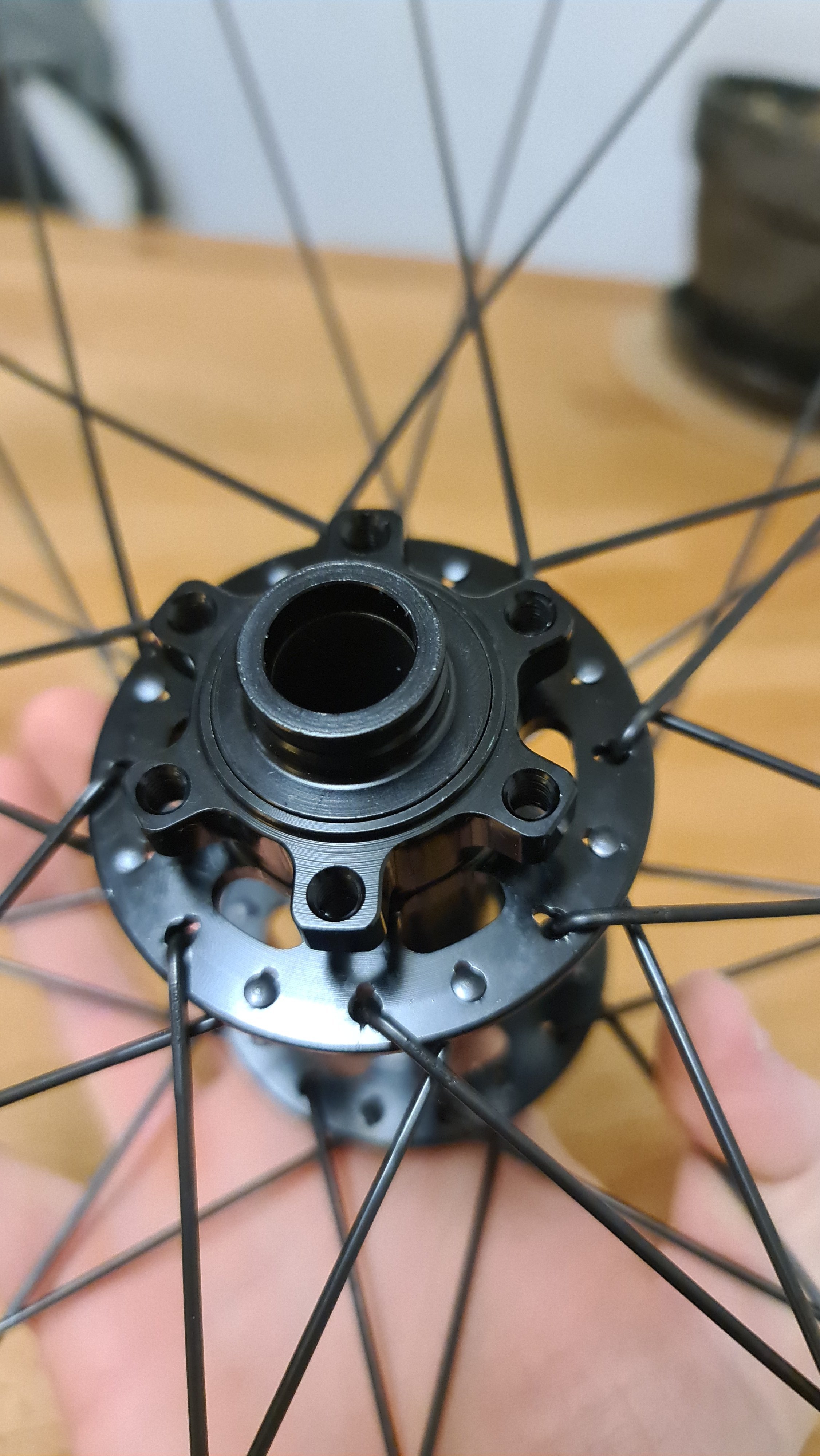 Front Hub E810.jpg