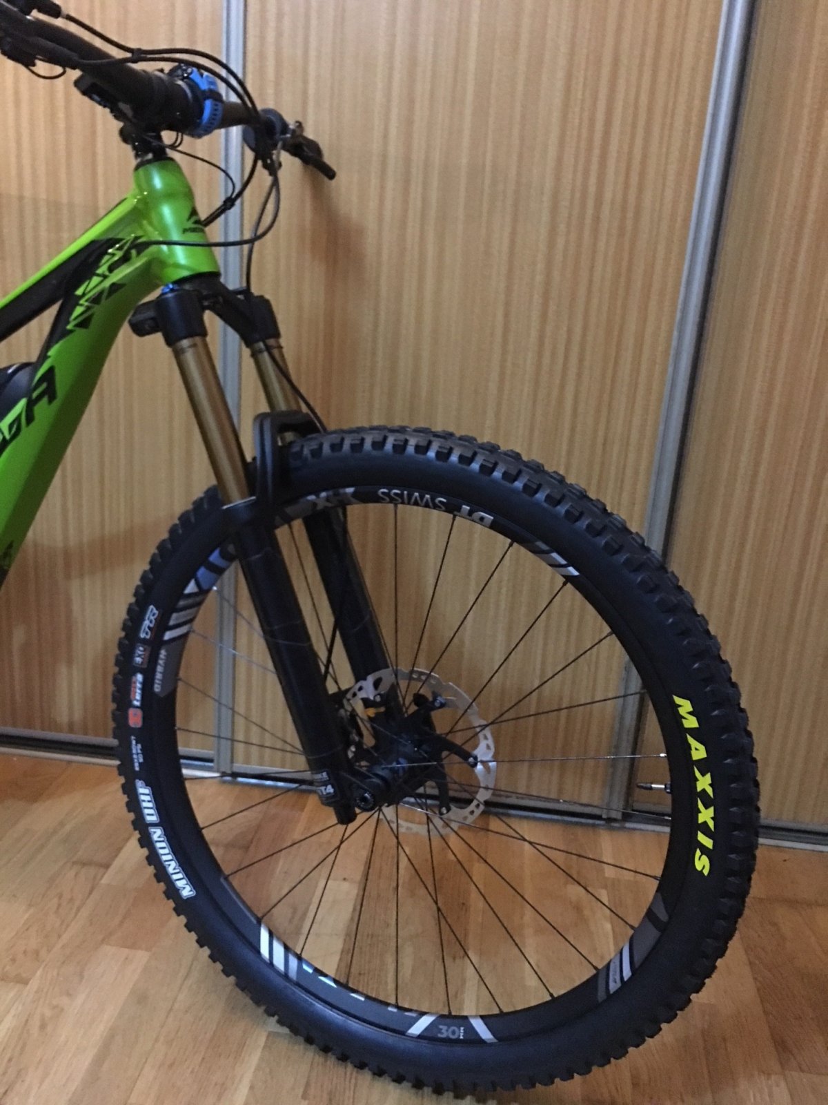Front Wheel changed to a 29er Maxxis Minion DHF 29x2.5 3c 001.jpg