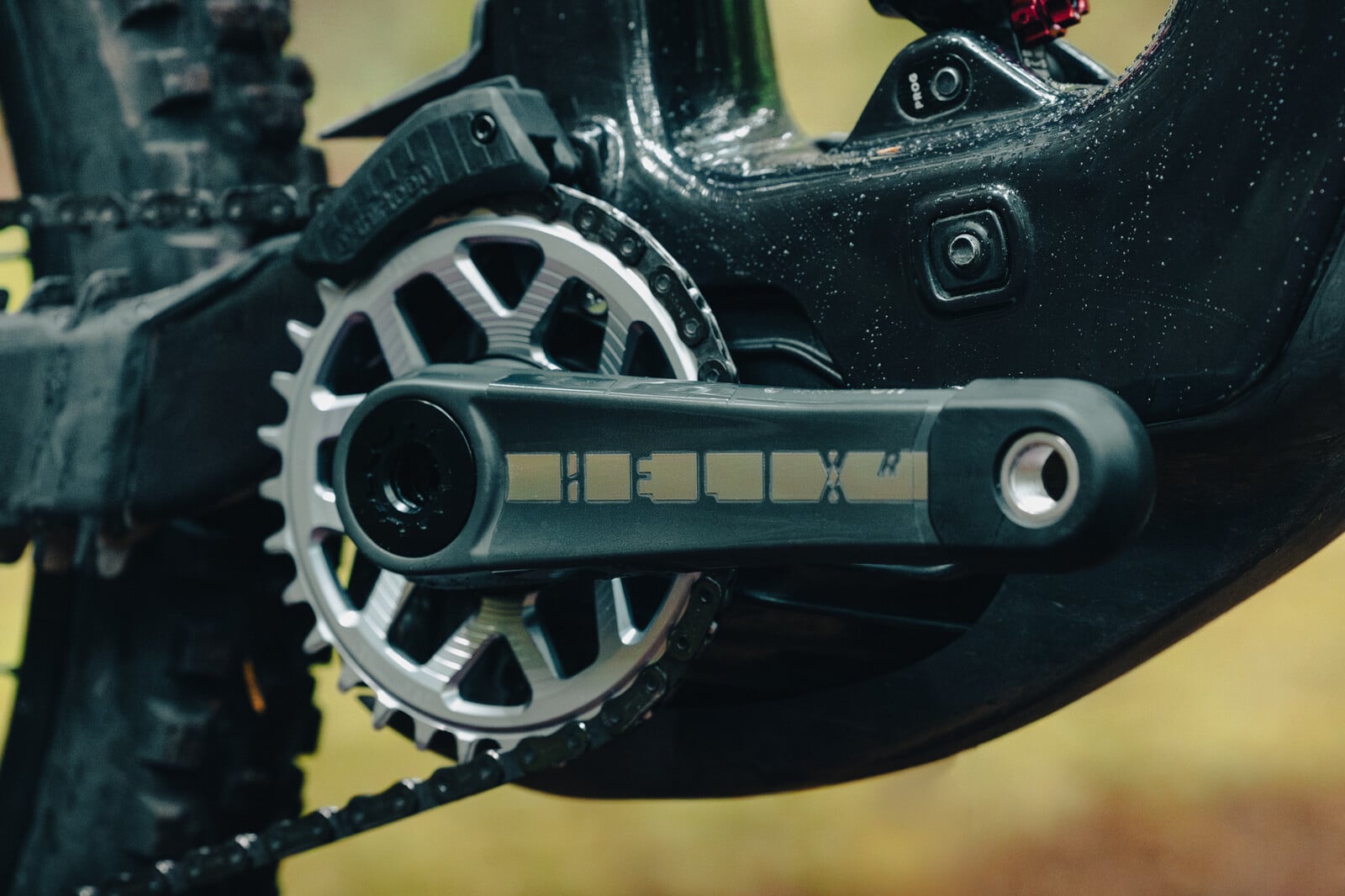 Helix Race Carbon e_spec Cranks.Field_.8.jpg