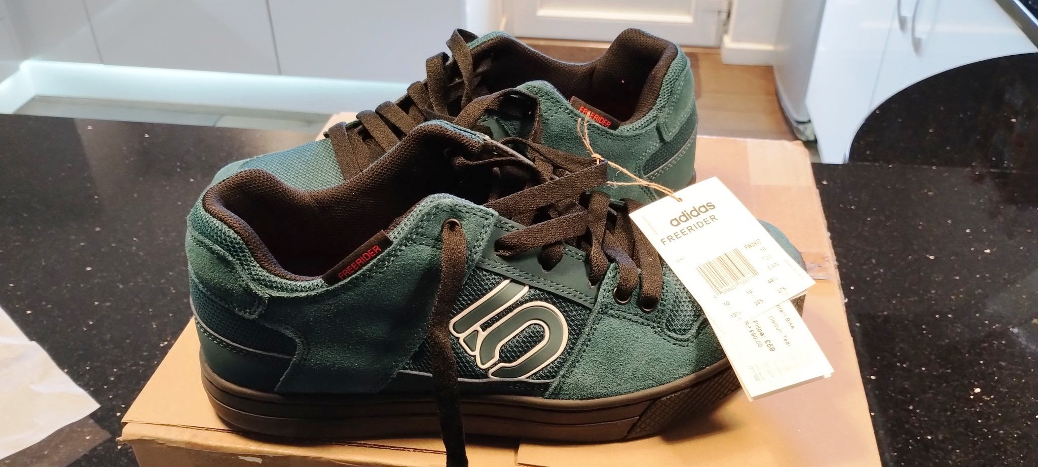 jwnZWoTE.jpg