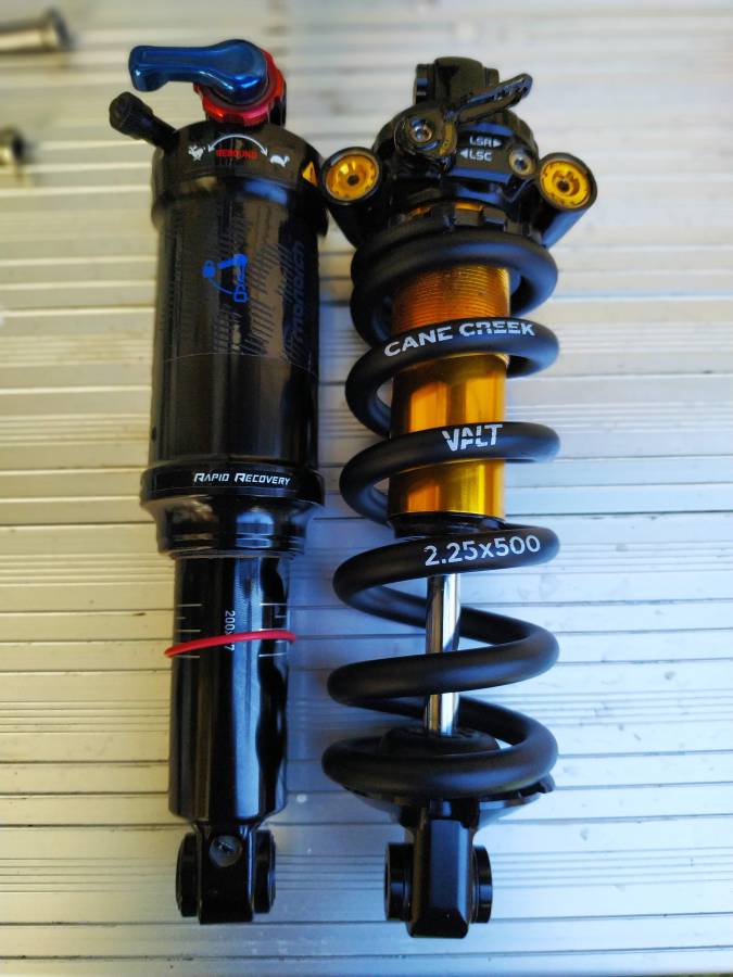motobecaneRearShock_01.jpg