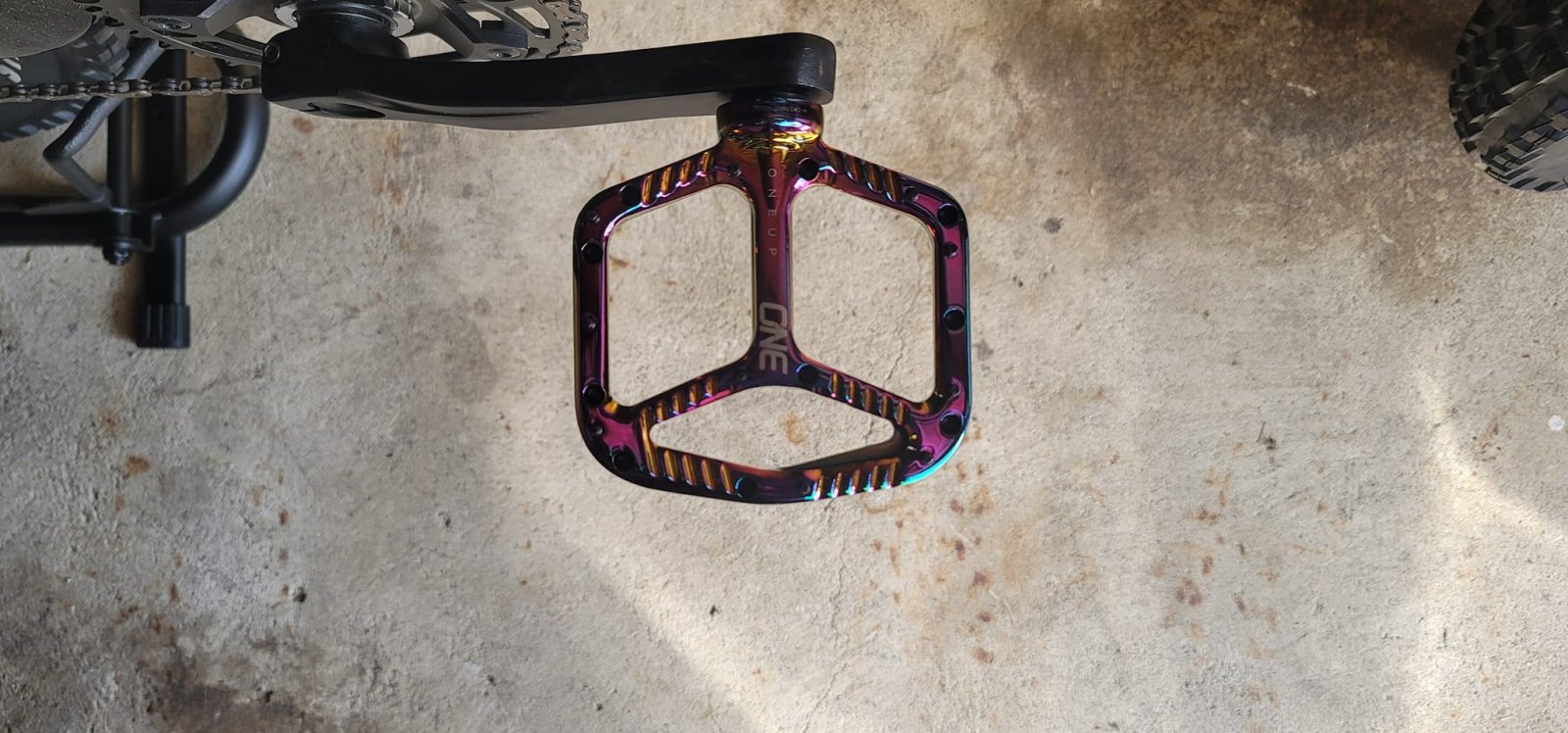 OneUp OIlSlick Pedals3.jpg