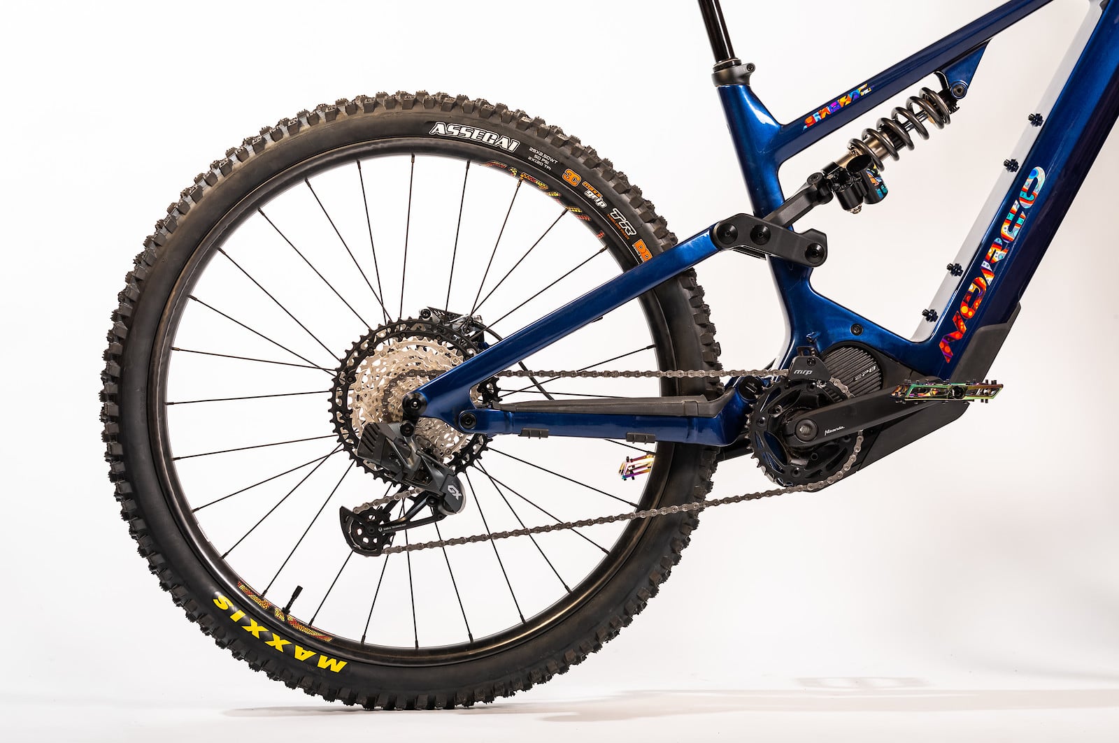 s1600_024ext_ebike.jpg