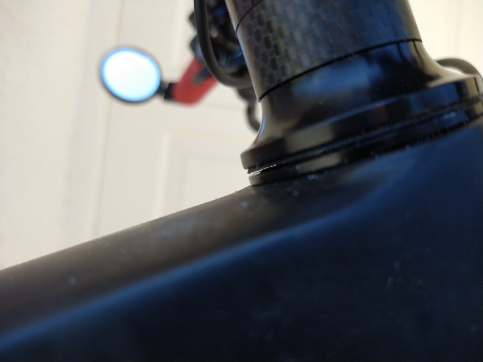 steer tube bearings daylight.jpg
