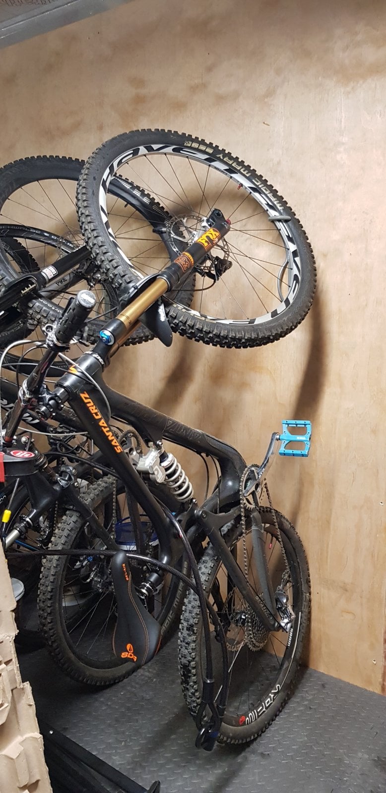 Wall hanger 002.jpg