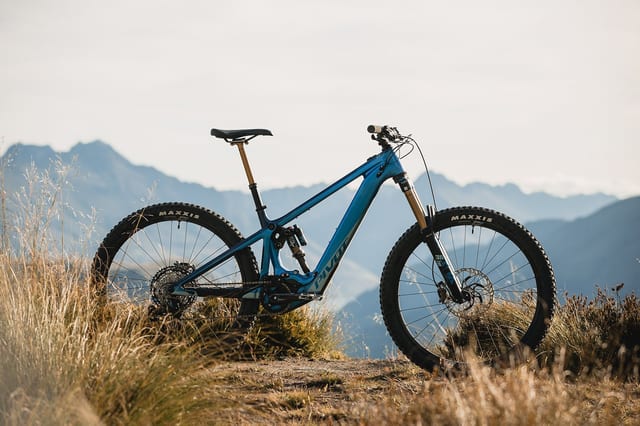 Pivot Shuttle LT