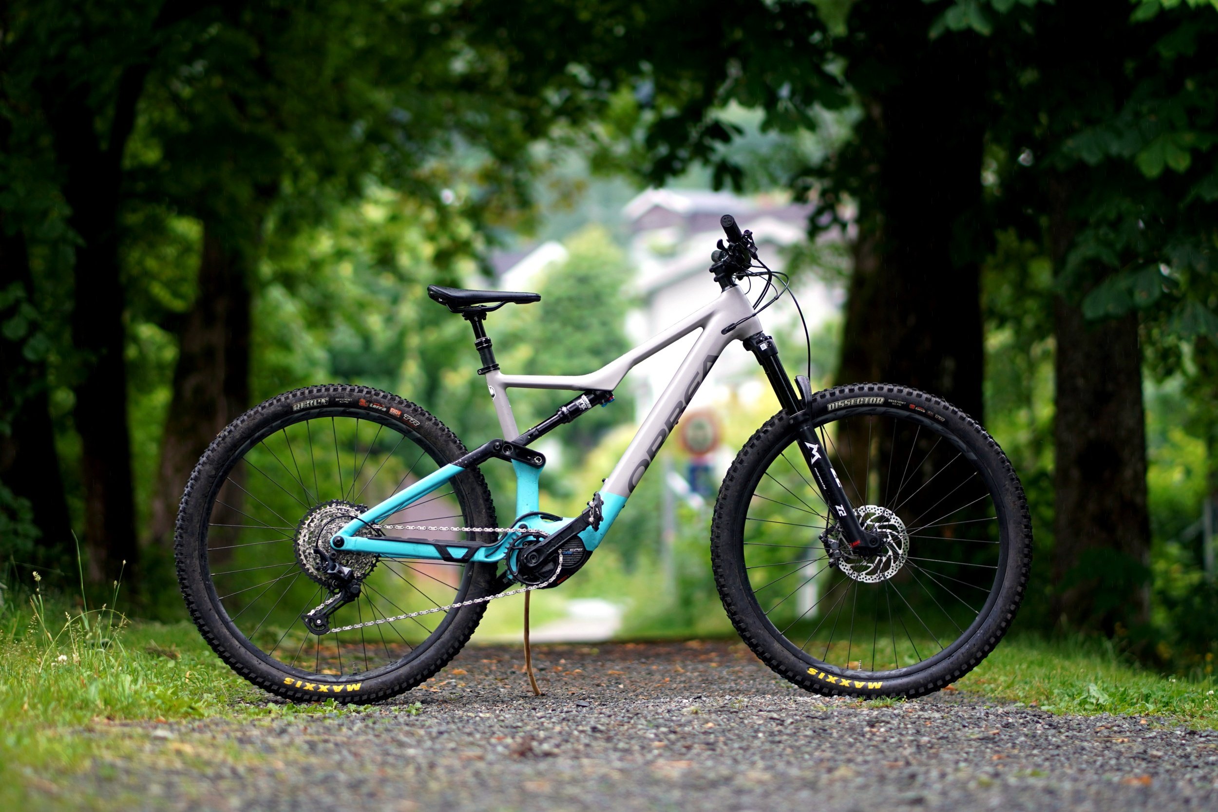 6 lightweight emtbs tested and compared!
