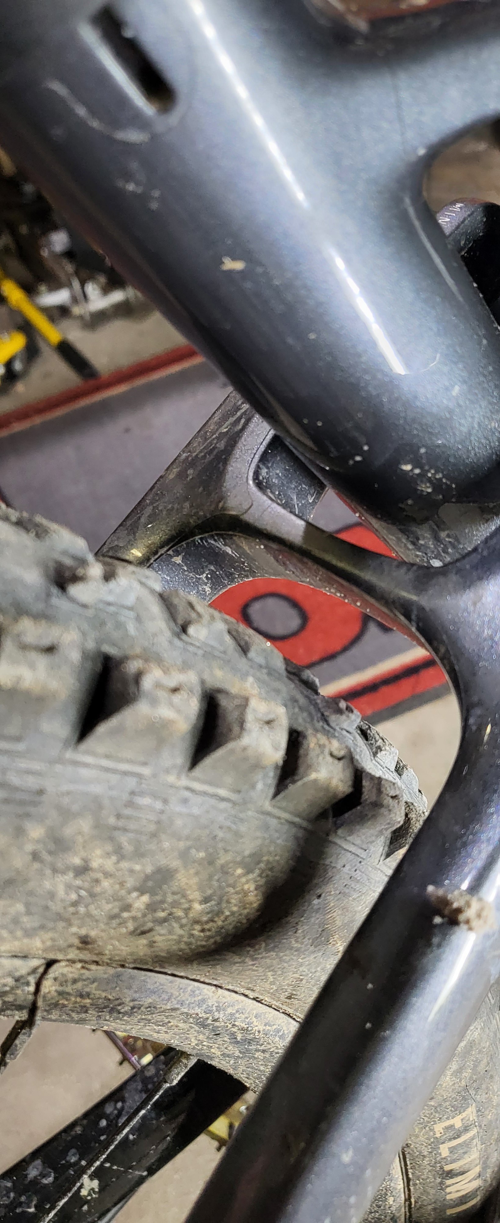Trek EXe wheel clearance.jpg