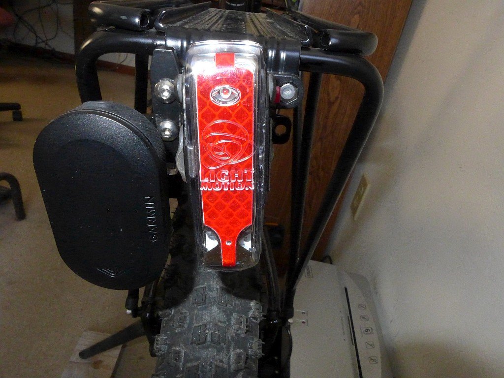 Varia RVR315 and Light & Motion Vis180PRO mounted to bike rack P1010439.jpg Varia RVR315 and Light & Motion Vis180PRO mounted to bike rack P1010439.jpg
