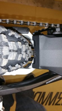 Commencal Rear Tyre Clearance.jpg Commencal Rear Tyre Clearance.jpg