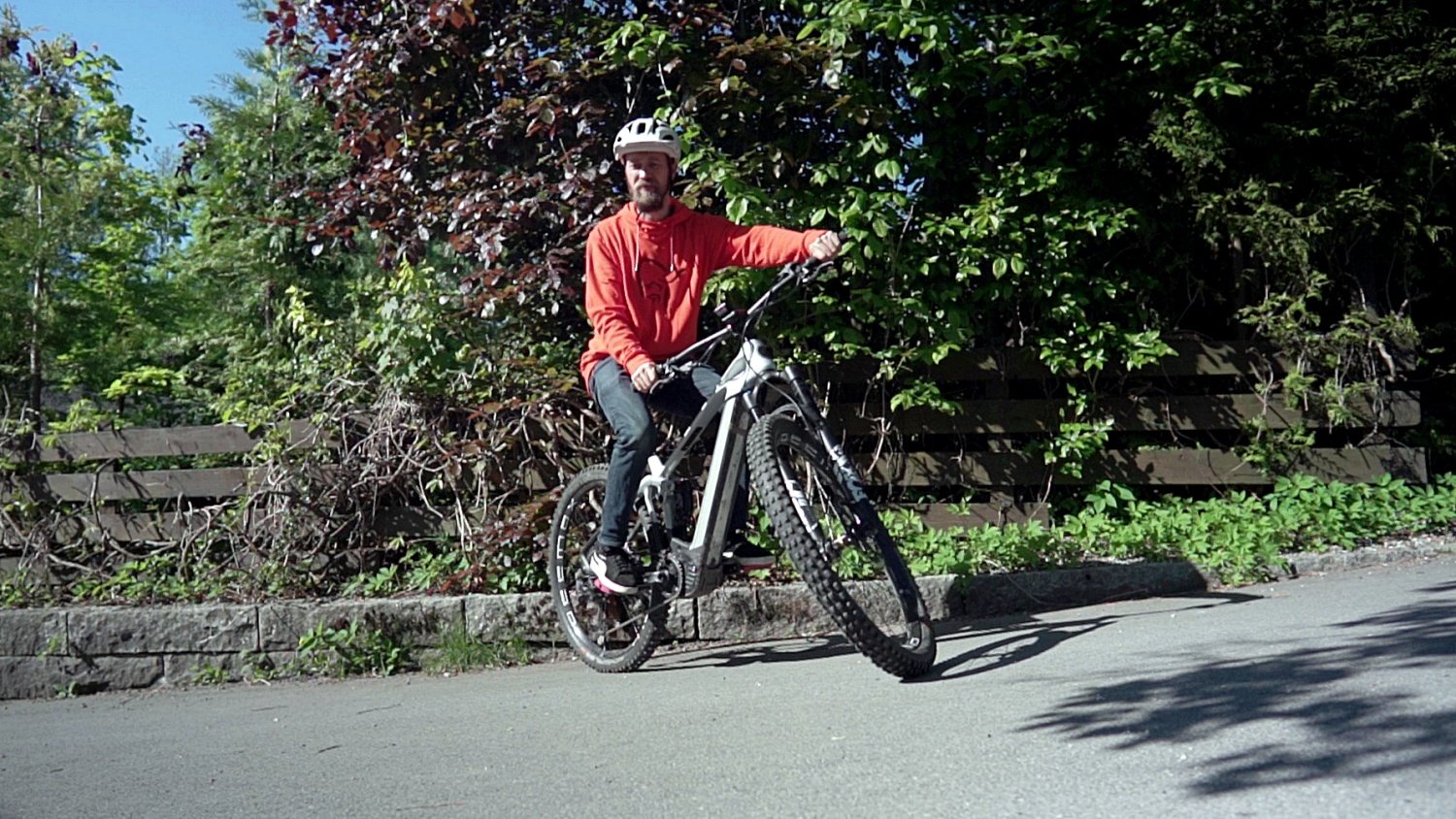 c02_vlcsnap-2023-06-05-08h32m04s139.jpg