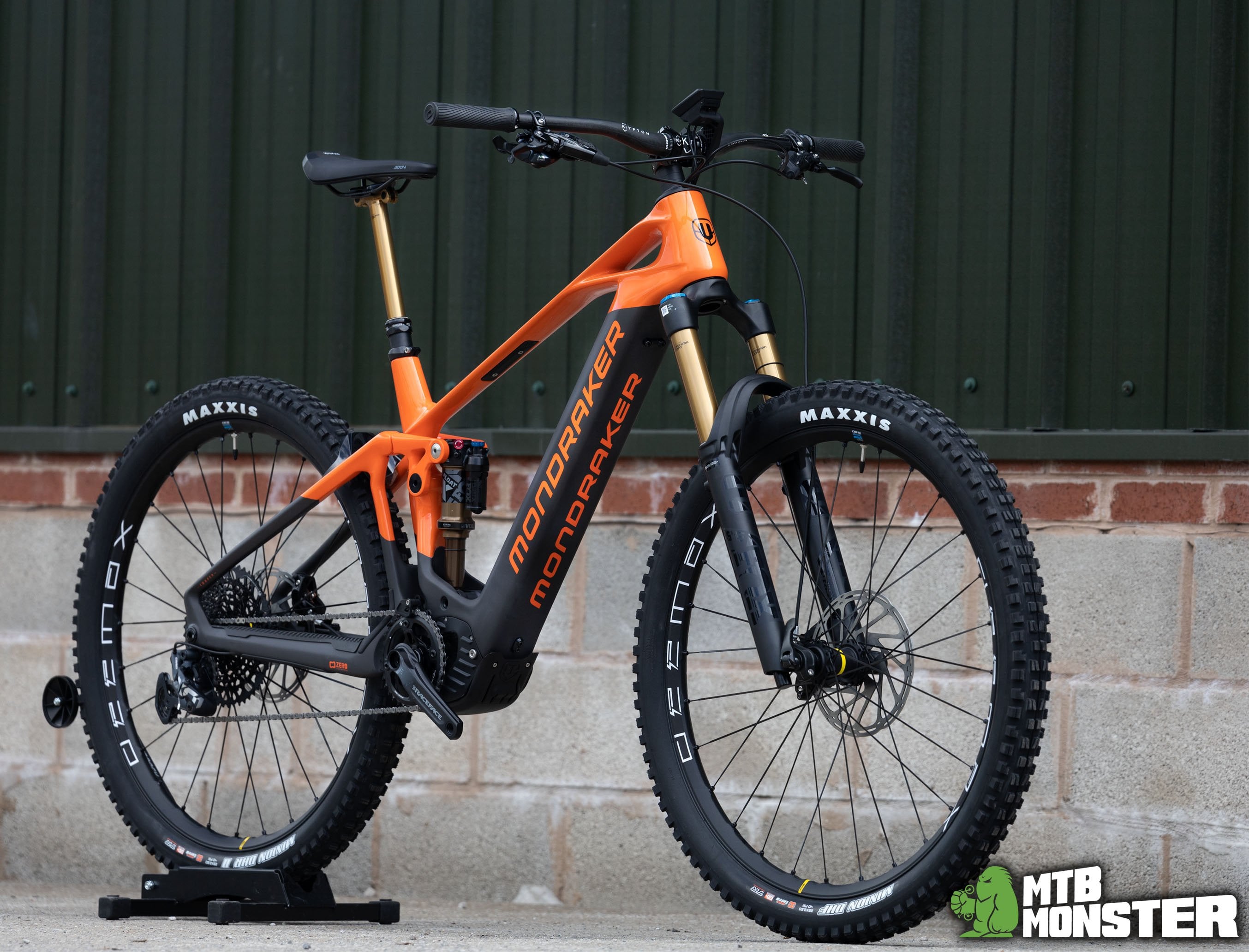 mondraker-crafty-carbon-rr-2023.jpg
