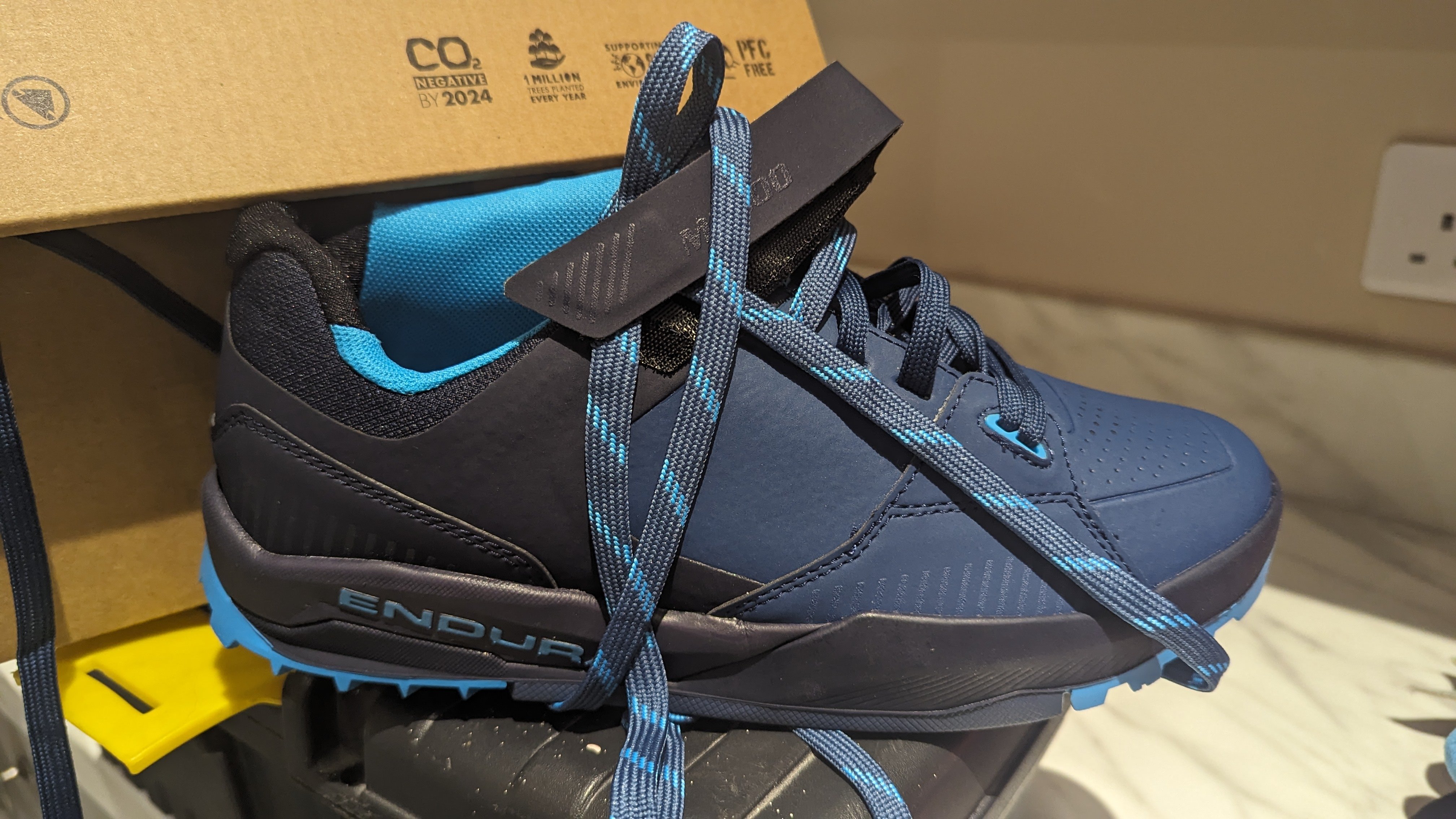 PXL_20231120_221944430.jpg PXL_20231120_221944430.jpg