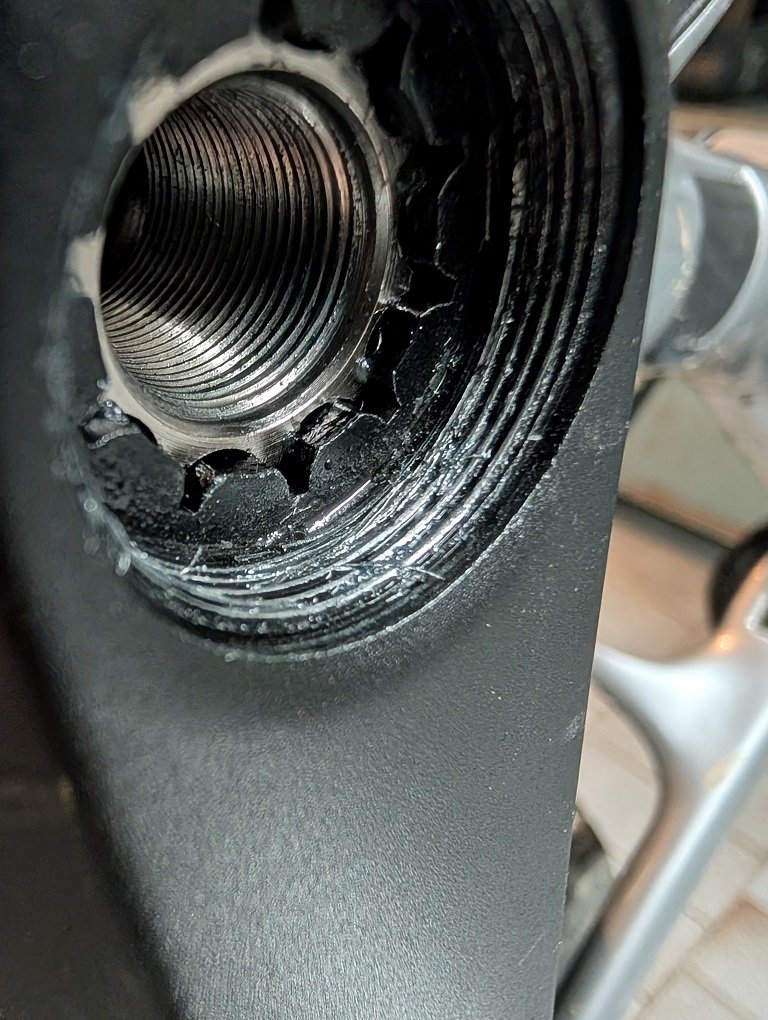 Crankbolt 2.jpg