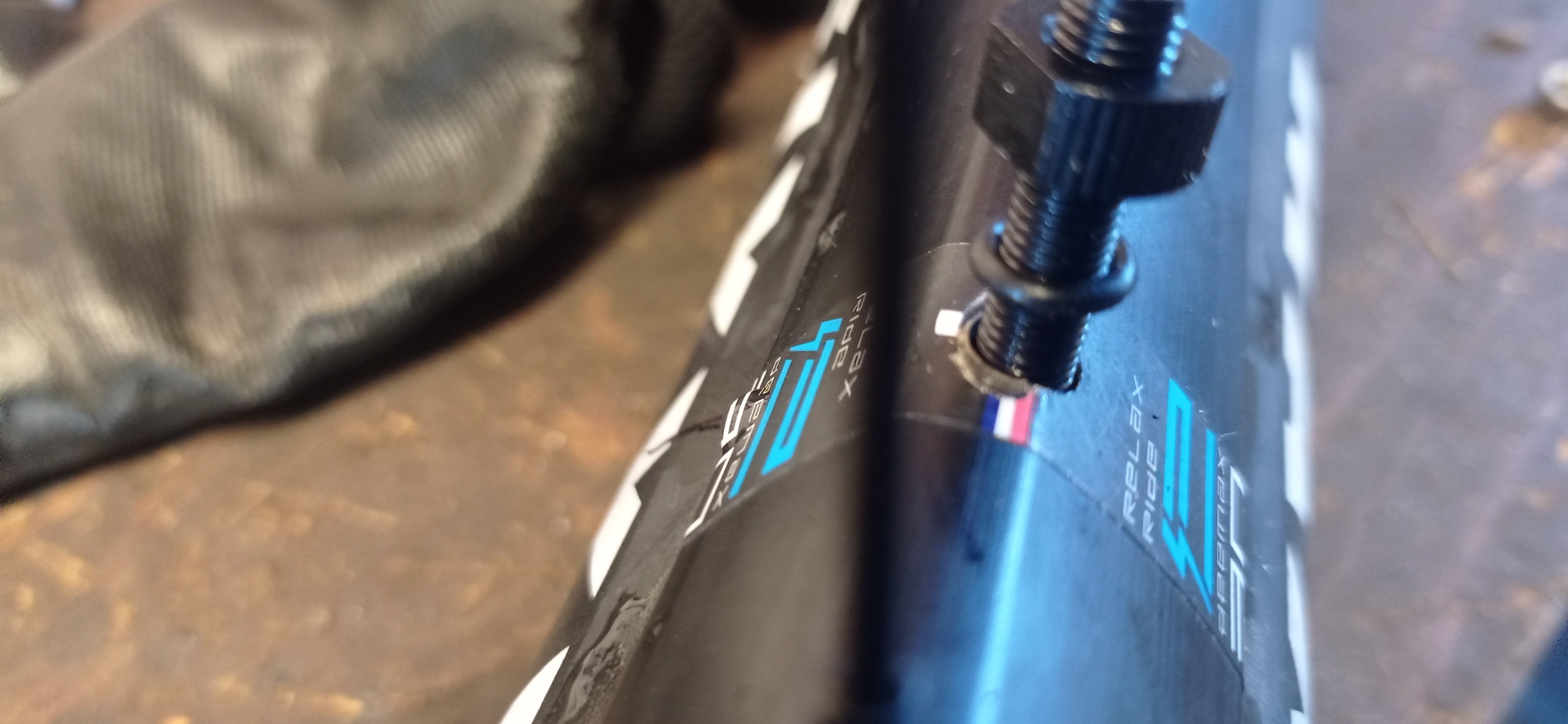 Offset hole in rear rim.jpg