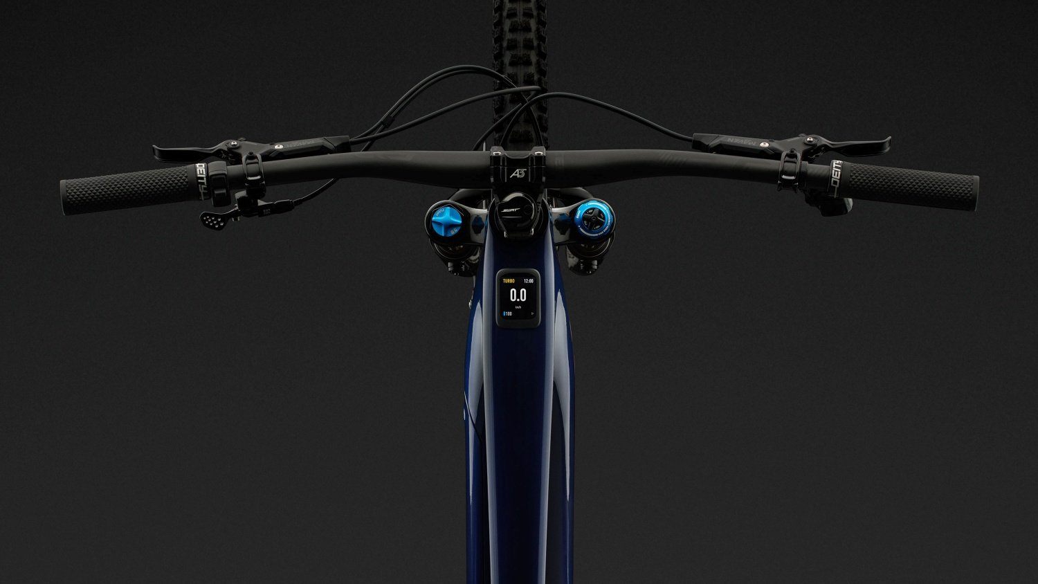 c02_MY24_LEVO_PRO-COCKPIT-TCU-DETAIL_1038_V2.jpg