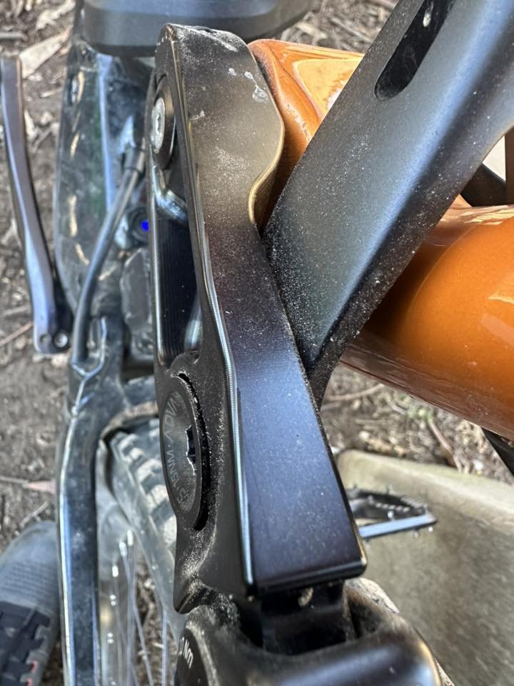 CC link bearing backing out.jpg CC link bearing backing out.jpg