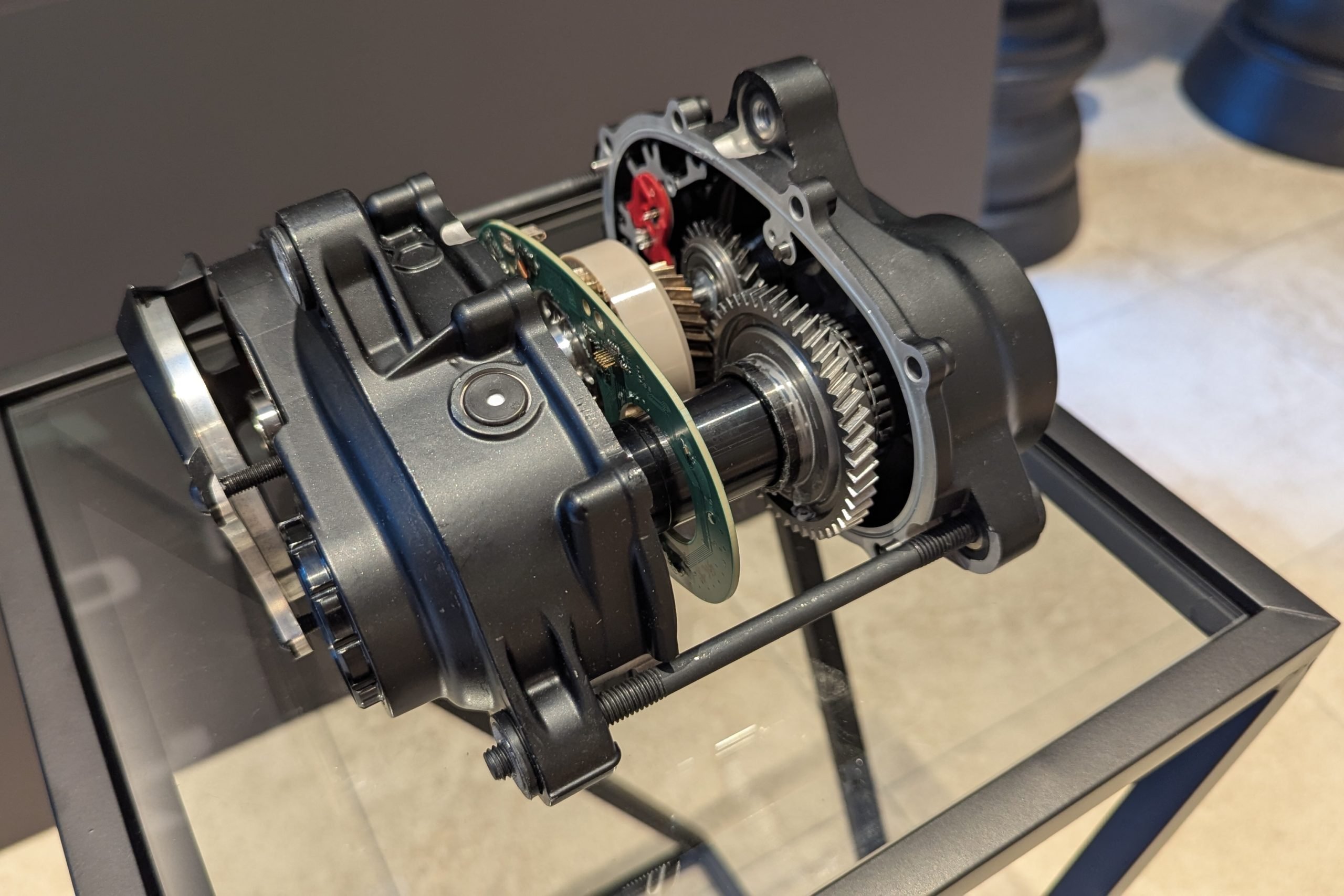 Mahle-M40-internals-scaled.jpg