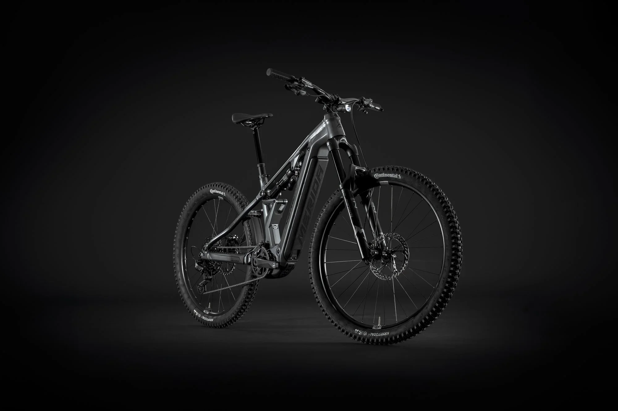 merida-etmo-complete-bike-profile.webp
