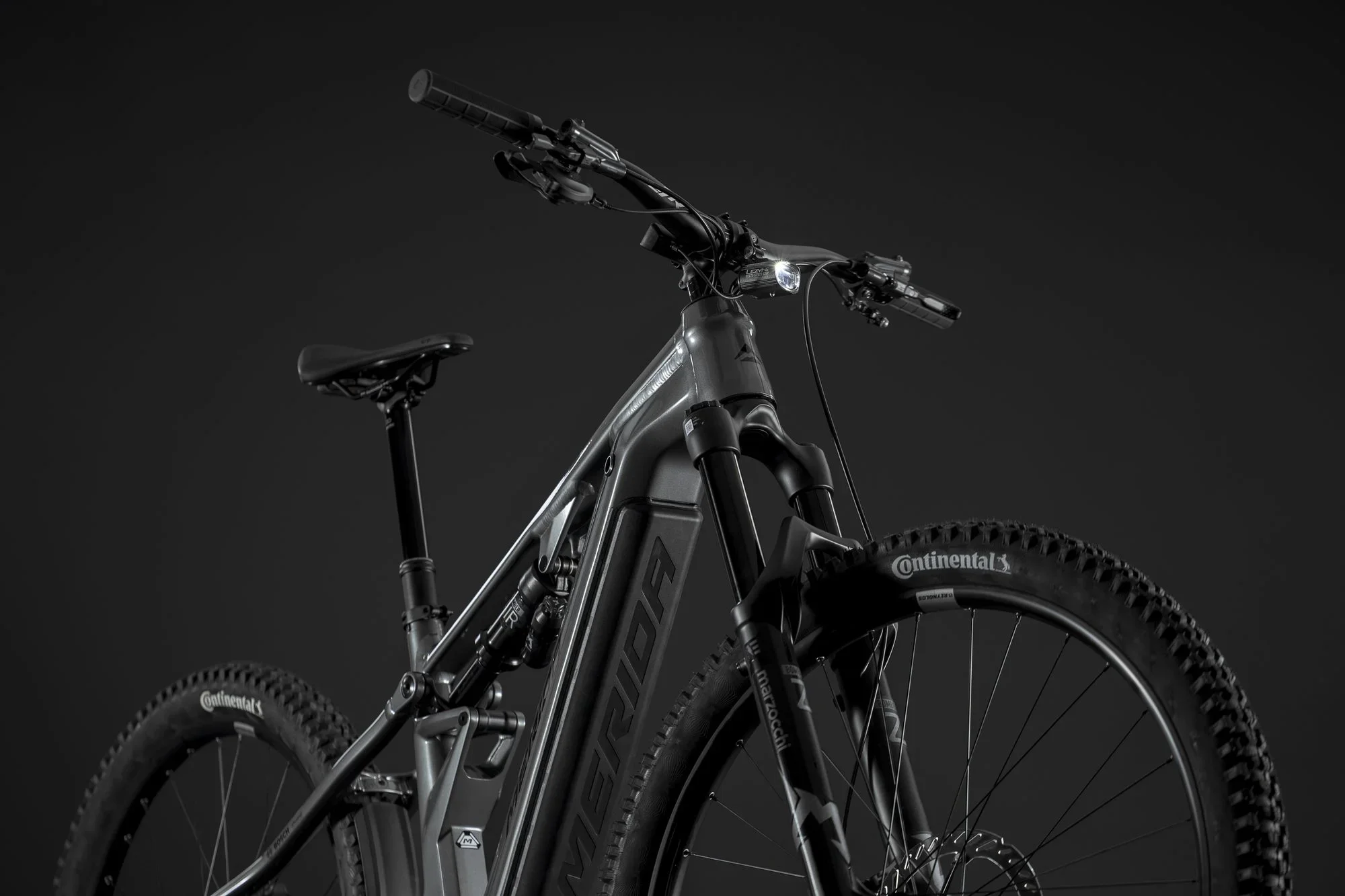 merida-etmo-bike-studio-shot.webp