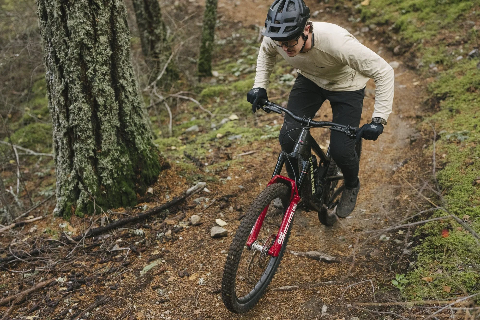 sram-maven-outdoor-riding.webp