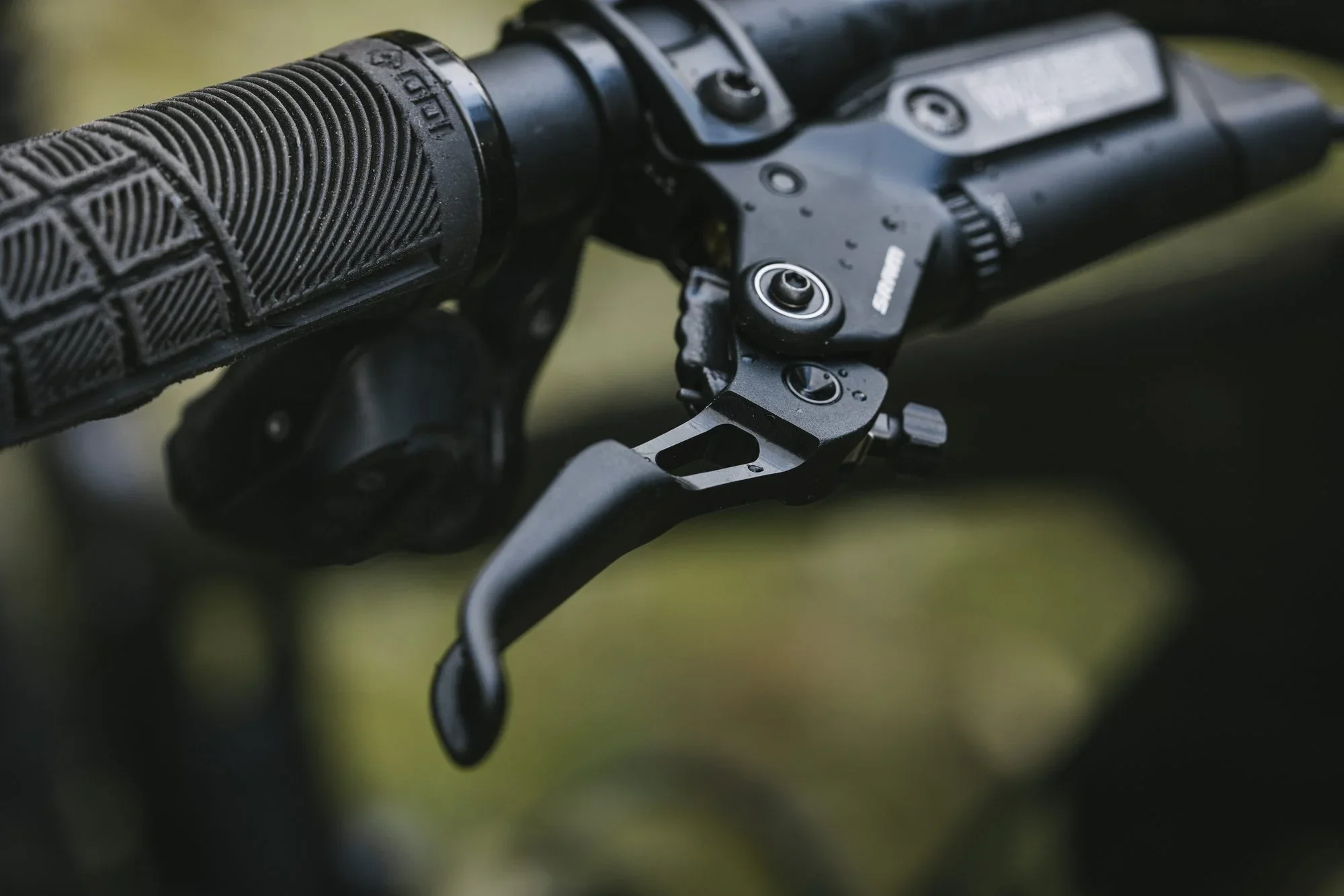 sram-maven-headtube-detail.webp