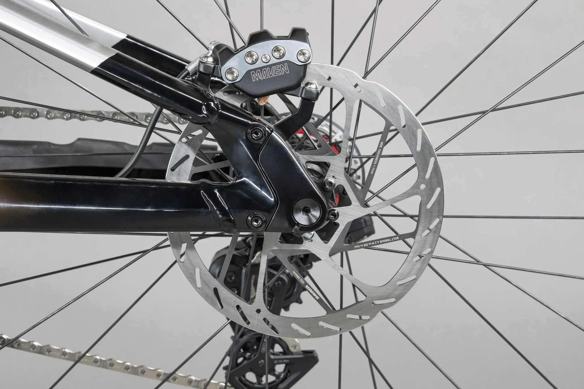 sram-maven-motor-and-linkage-closeup.webp