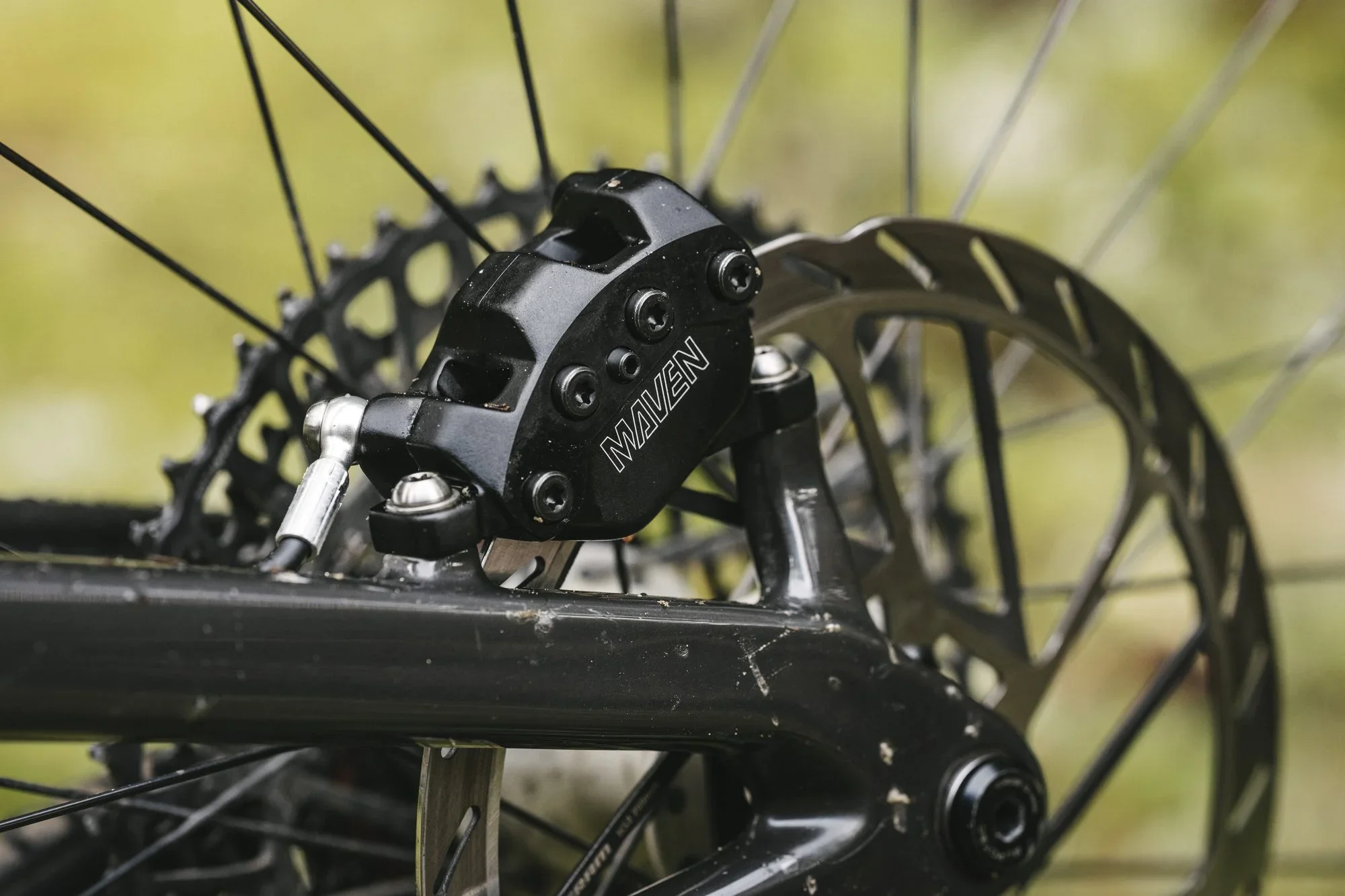 sram-maven-rear-suspension-detail.webp
