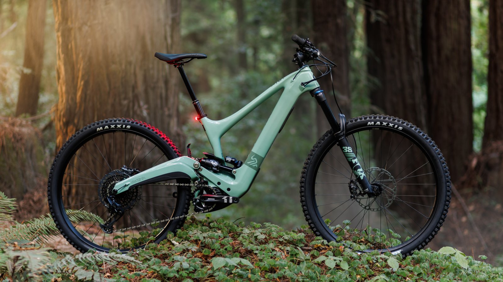 Ibis_Oso_Green_Outdoor_LM(1)-2.jpg
