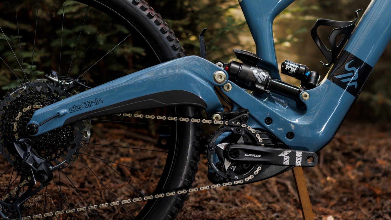 c01_Ibis_Oso_Blue_LM (1).jpg
