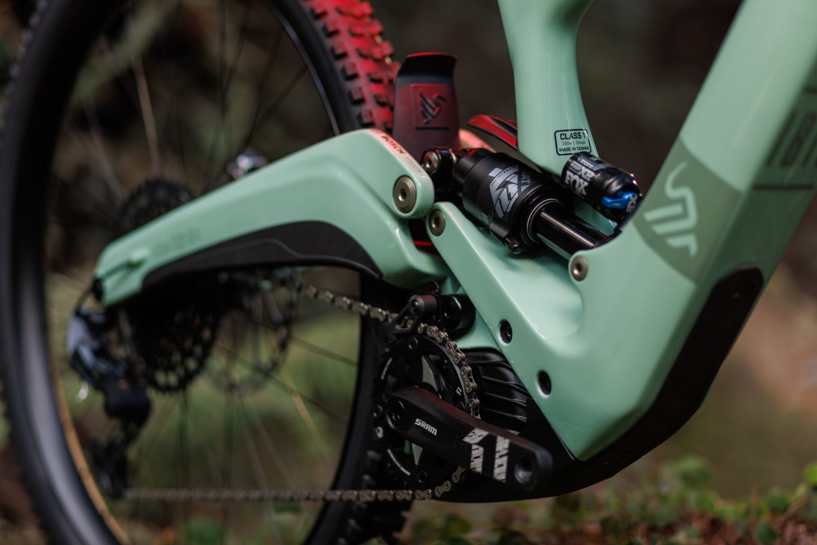 Ibis_Oso_Green_Outdoor_LM(3).jpg