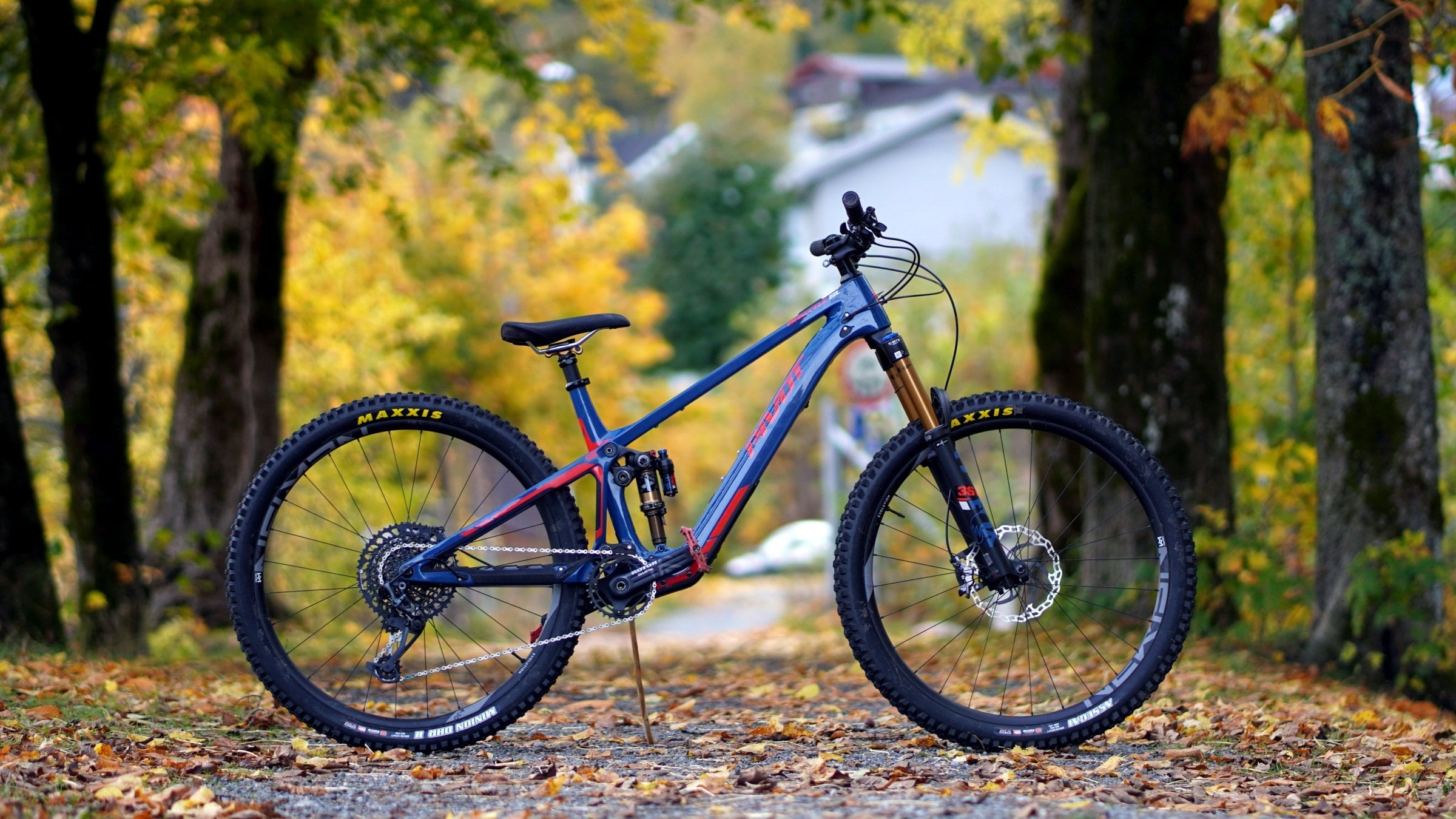 Review: 2023 Pivot Shuttle SL Pro X01